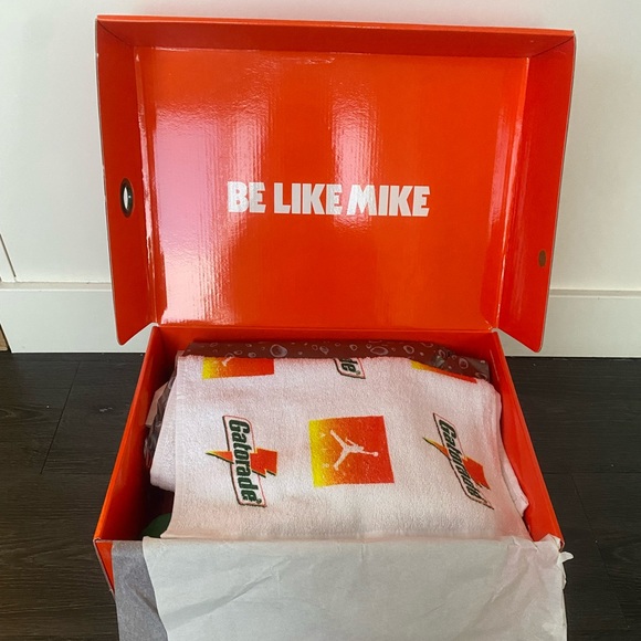 Green and orange original retro Jumpman Nike air Jordans US size 13 - Picture 2 of 10